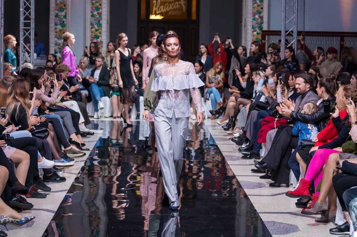 «меня пригласили в нью-йорк, копенгаген и париж». зачем маленькому fashion-бренду участвовать в неделе моды | rusbase