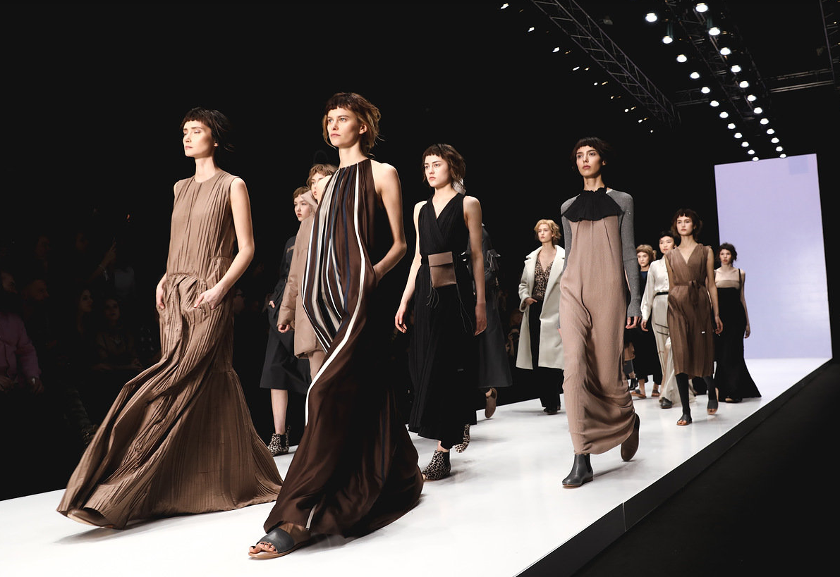 Неделя моды мерседес-бенц 2022 в берлине • журнал dress
