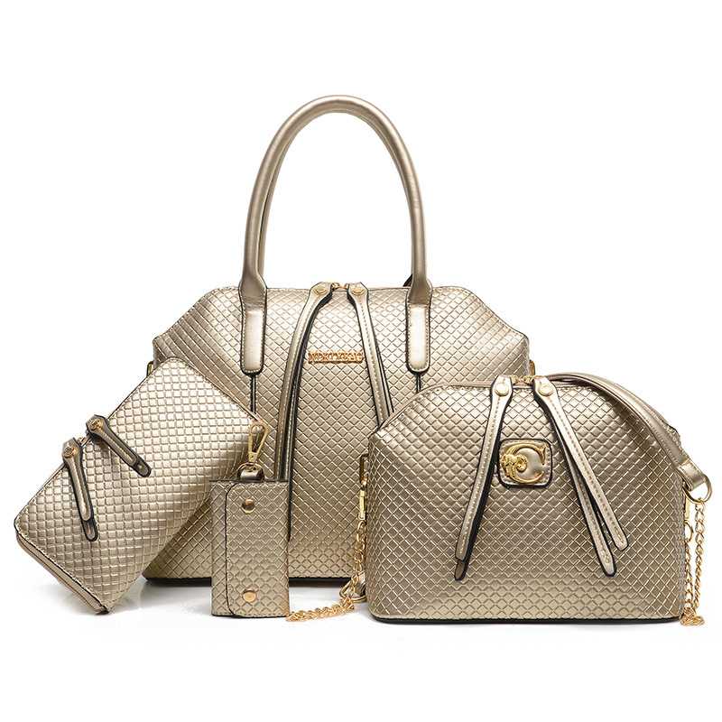Американский дизайнер Тори Берч является создательницей одноименного бренда Tory Burch и славится своими сумками