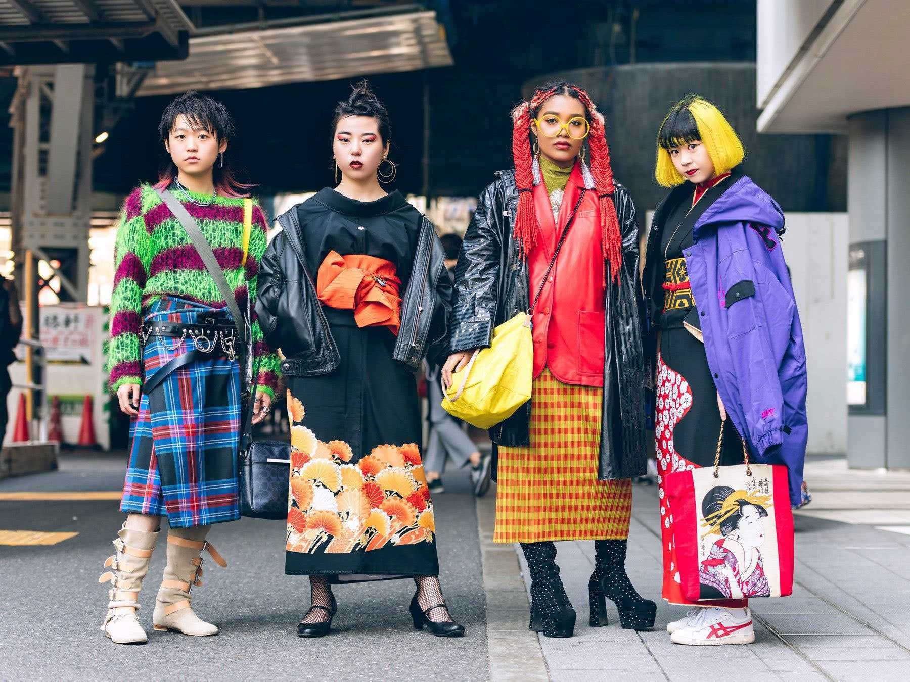Направление в японской моде 1990. Хараджуку Токио стиль одежды. Токио стиль Харадзюку. Харадзюку стиль одежды Минимализм. Токио Street Fashion 2019.